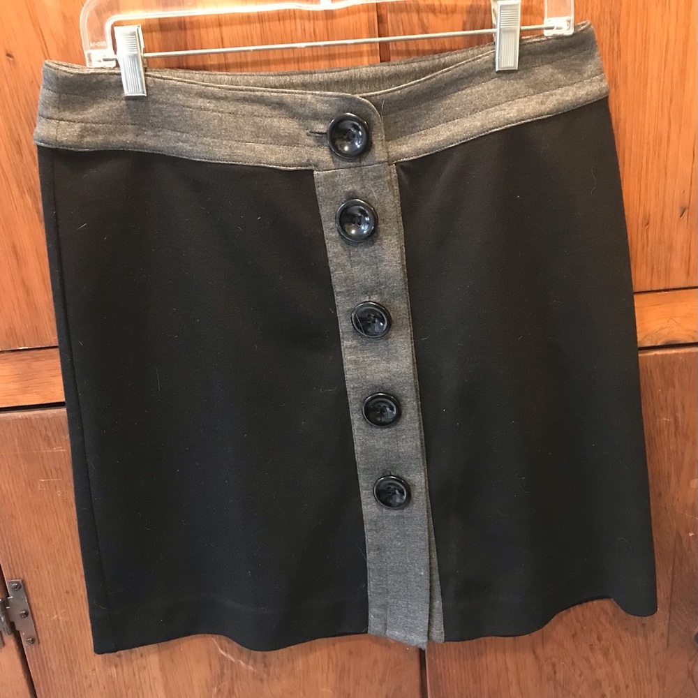 Studio Point Skirt - Size Medium
